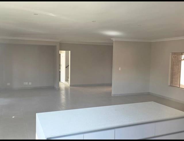 6 BEDROOM HOUSE FOR SALE IN WONDERBOOM